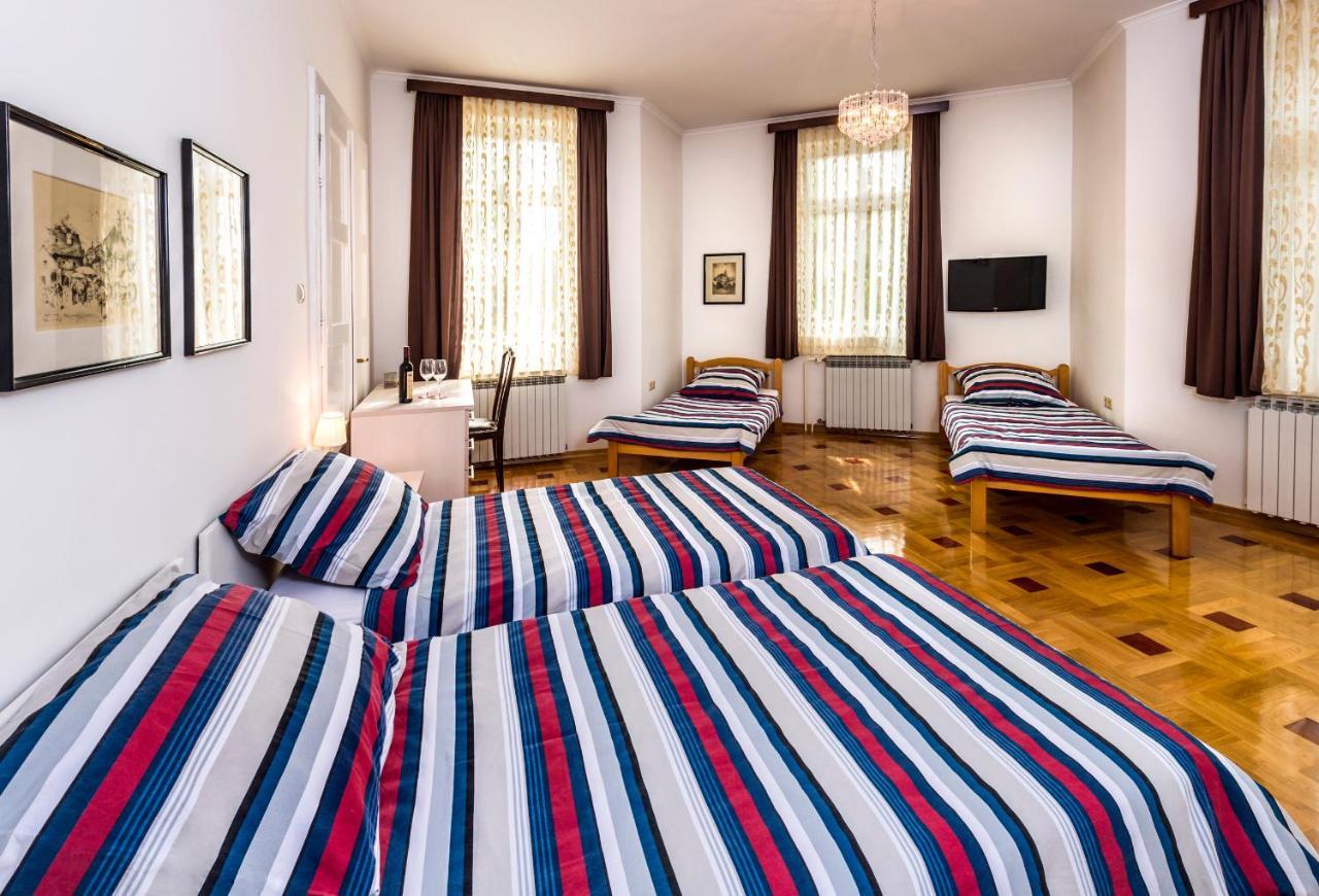 Vila Regina Rooms คาร์โลวัตส์ ภายนอก รูปภาพ