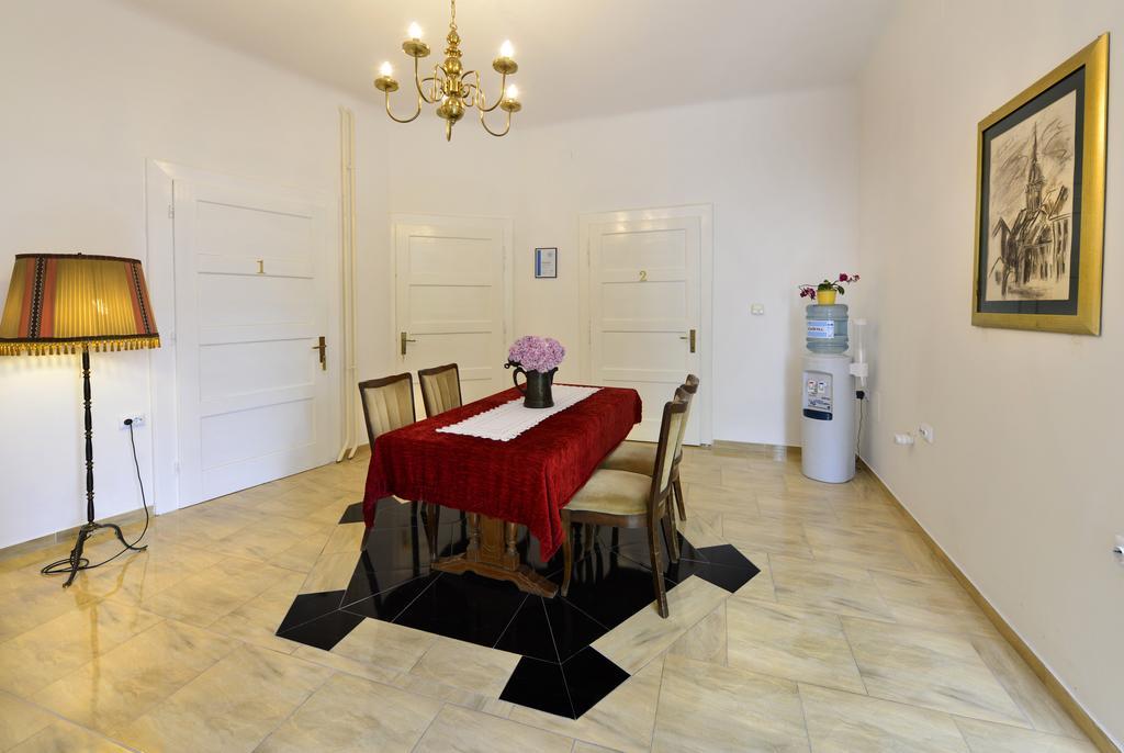 Vila Regina Rooms คาร์โลวัตส์ ภายนอก รูปภาพ