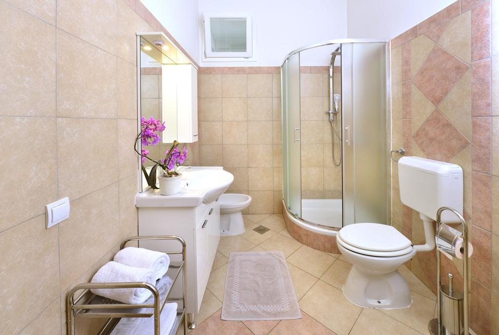 Vila Regina Rooms คาร์โลวัตส์ ภายนอก รูปภาพ