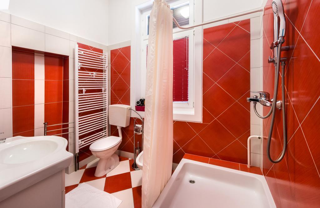 Vila Regina Rooms คาร์โลวัตส์ ภายนอก รูปภาพ